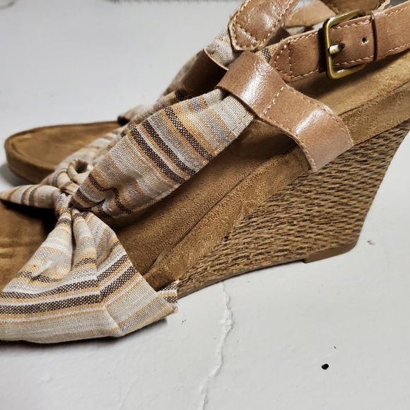 Canvas Striped Wedges - Picture 7 of 10